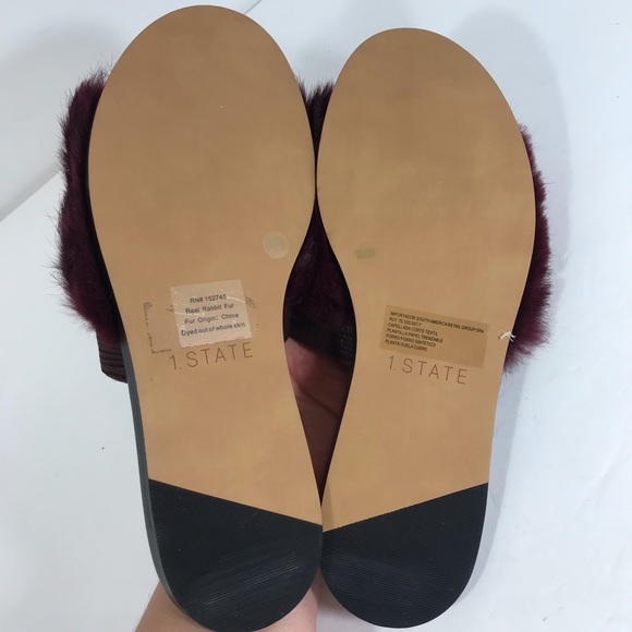 1. State the Carisma rabbit fur maroon slides 8 - Picture 5 of 7